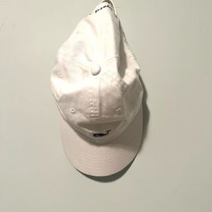 White adjustable vineyard vines hat (unisex)